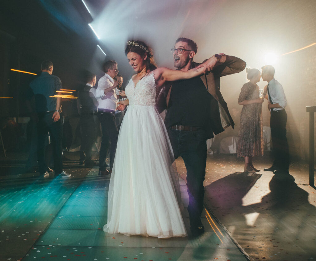 Hochzeitsfotograf Bottrop Tanzen Lokschuppen